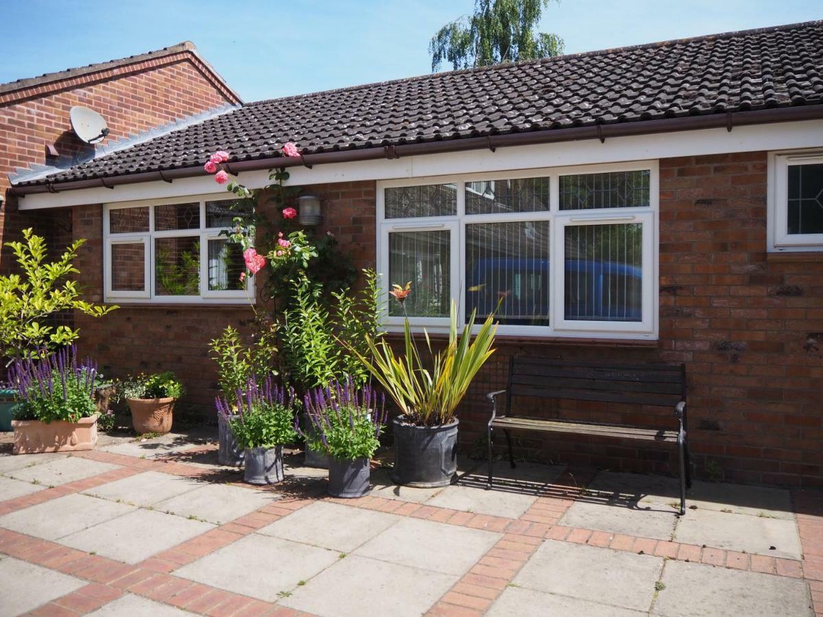 Surlingham Lodge Garden Cottage In Rspb Village Near NWI Eksteriør bilde